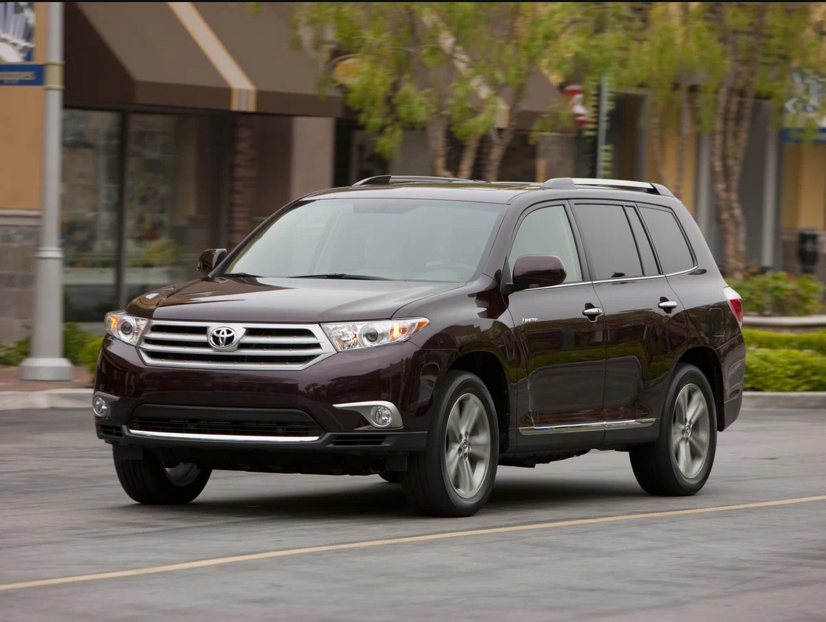 Замена масла на Toyota Highlander