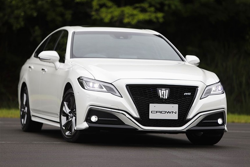 Замена масла на Toyota Crown
