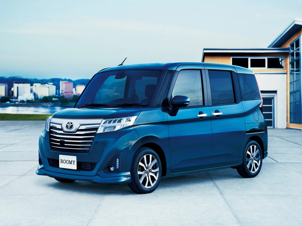 Замена масла на Toyota Roomy